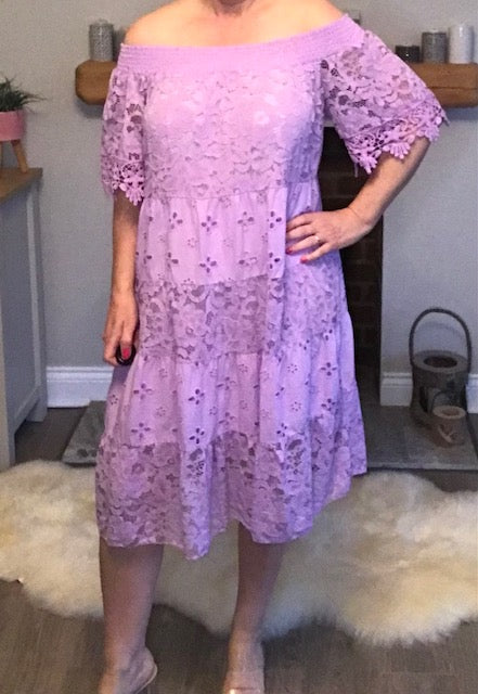 Lilac lace dress with clearance sleeves