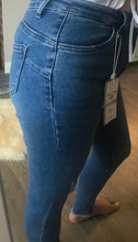 Load image into Gallery viewer, Blue Ripped Skinny Jeans (Size 6 Left)
